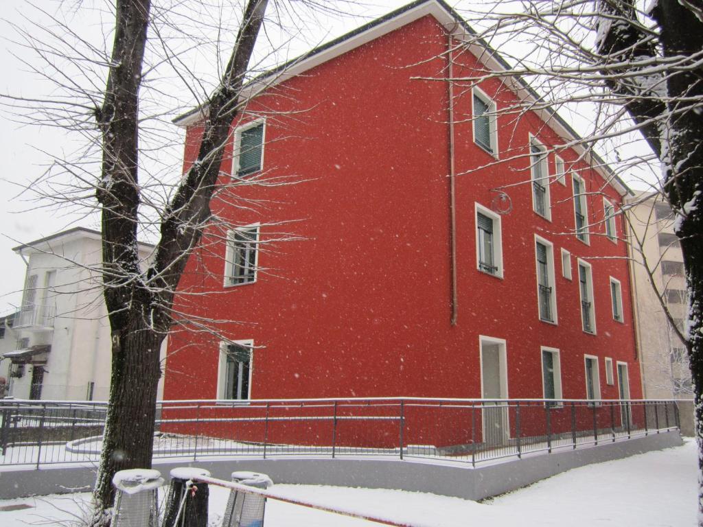 Di - Malpensa Hostel *